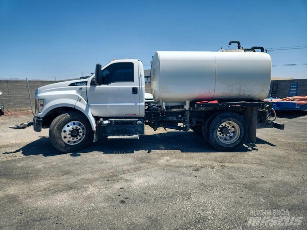 Ford F 650 SD Vízszállító teherautók
