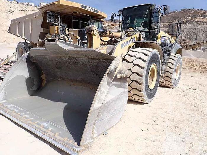 Komatsu WA475 Gumikerekes homlokrakodók