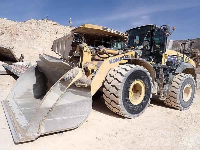 Komatsu WA475 Gumikerekes homlokrakodók