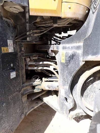 Komatsu WA475 Gumikerekes homlokrakodók