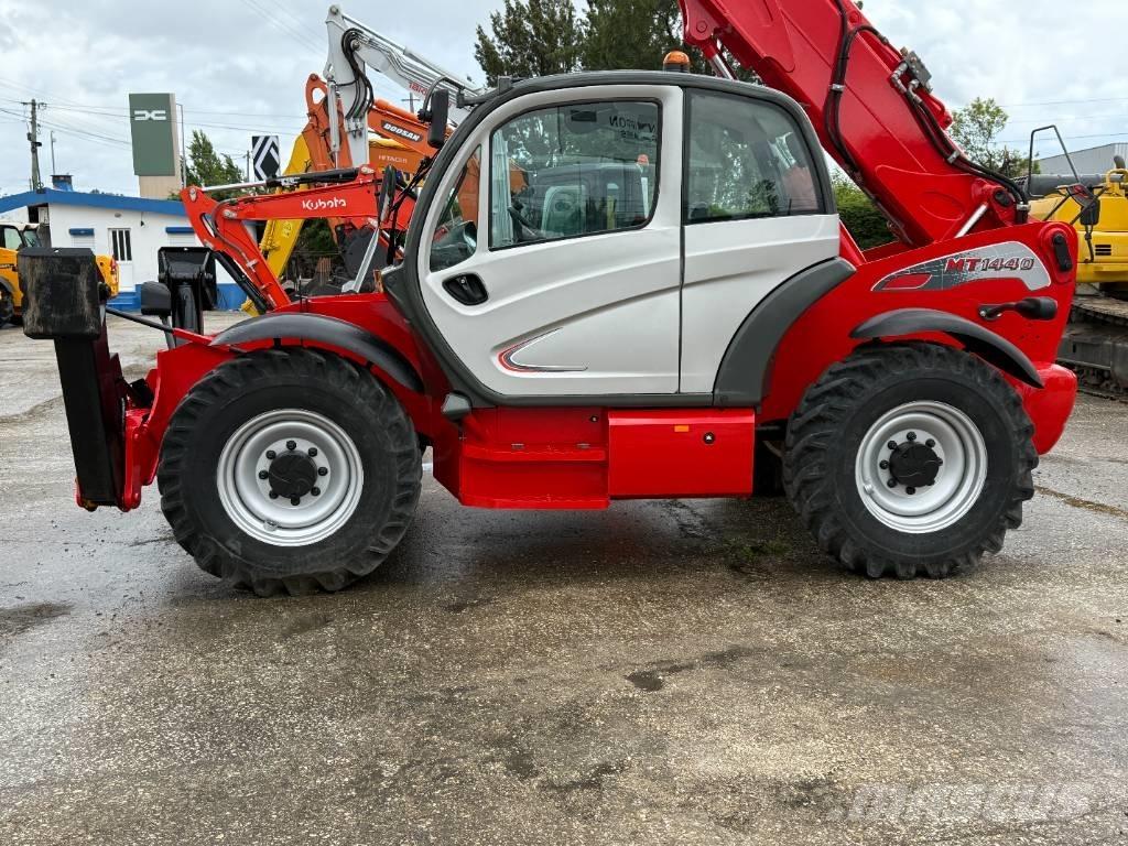 Manitou MT 1440 Teleszkópos rakodók