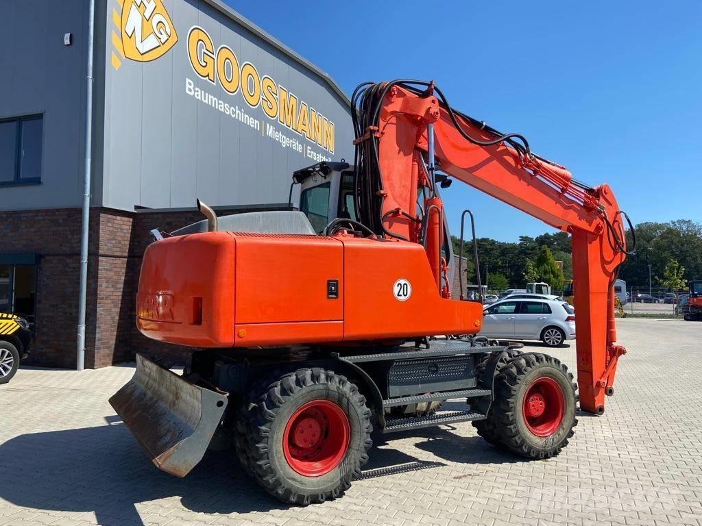 Liebherr A 900 C Gumikerekes kotrók