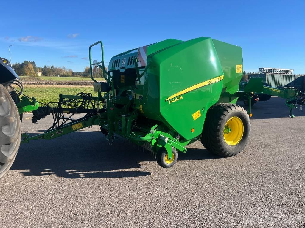 John Deere F441M Körbálázók