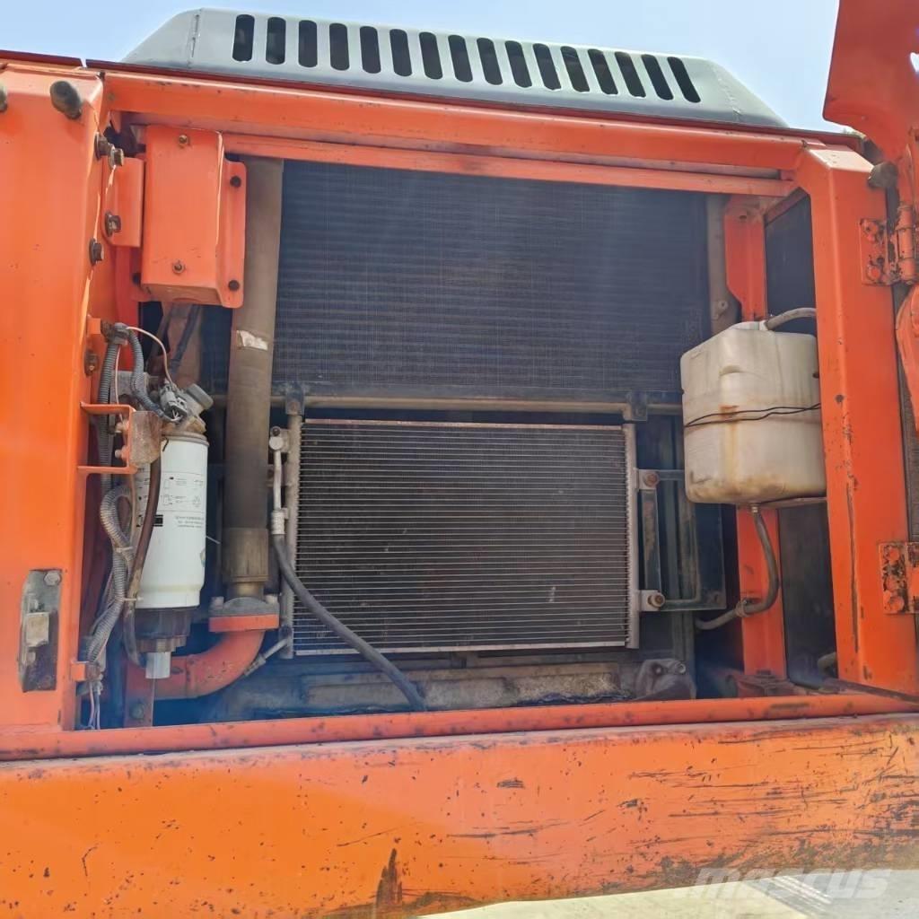 Doosan DX 300 LC Lánctalpas kotrók
