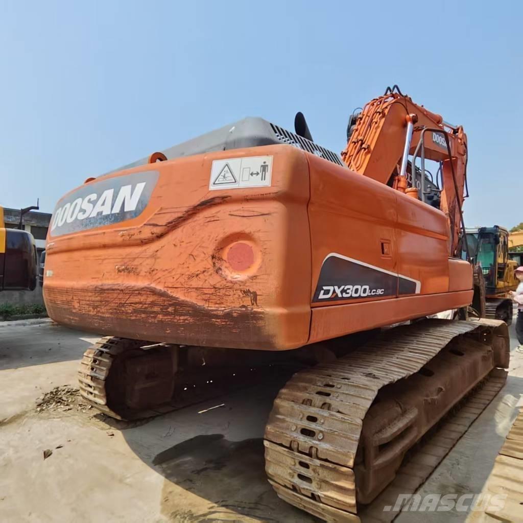 Doosan DX 300 LC Lánctalpas kotrók