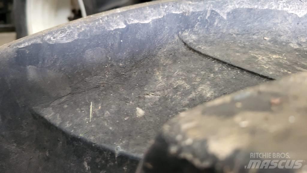 Trelleborg 540/65R30 Gumiabroncsok, kerekek és felnik