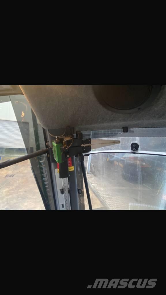 John Deere 1270 G Betakarítók