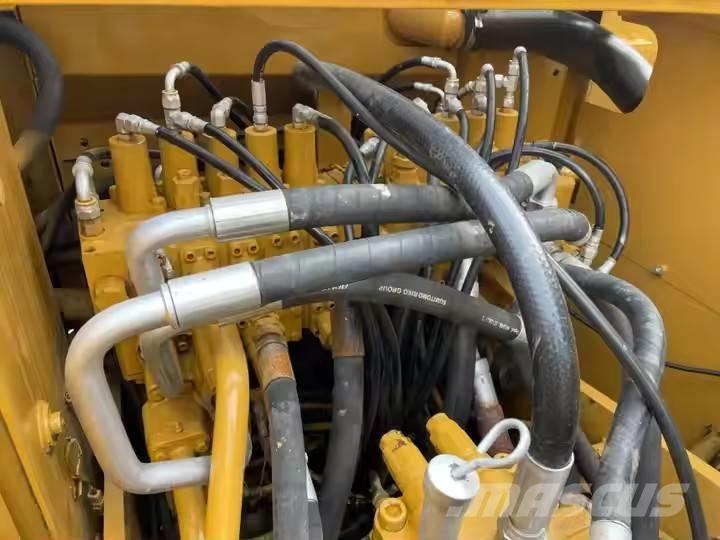 CAT 320 C Lánctalpas kotrók