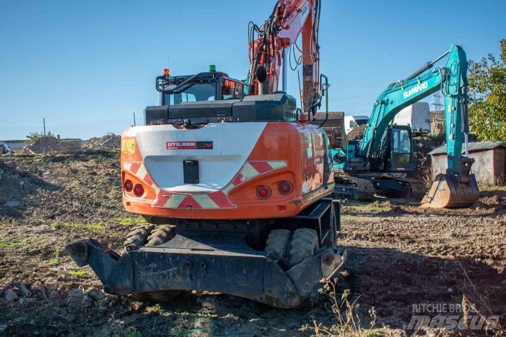 Hitachi ZX 145 Gumikerekes kotrók