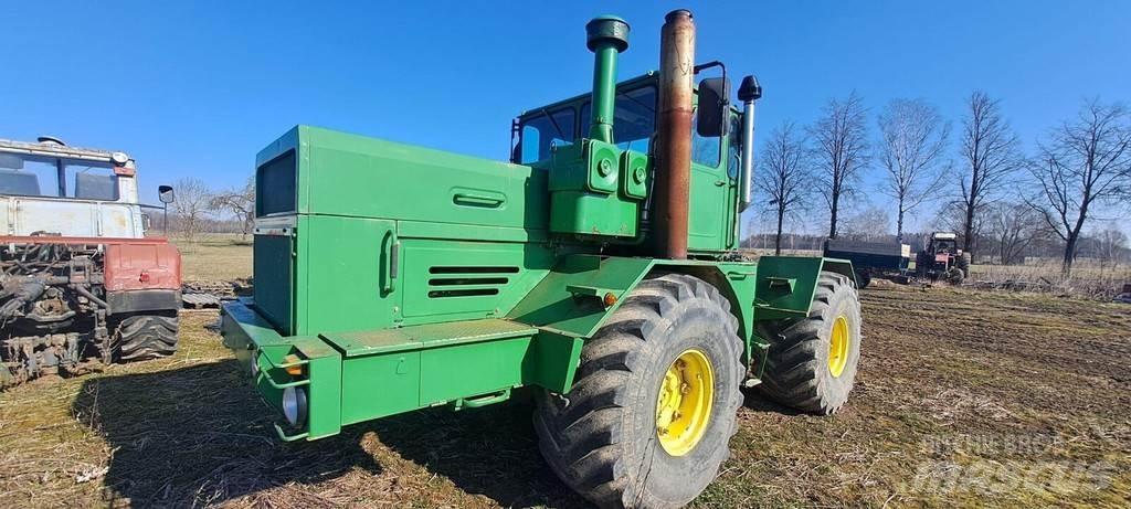 Kirovets K701 Traktorok