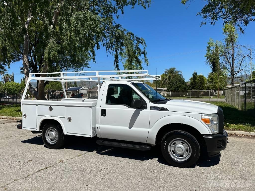 Ford F 250 SD Kis teherszállító/Platós kocsi