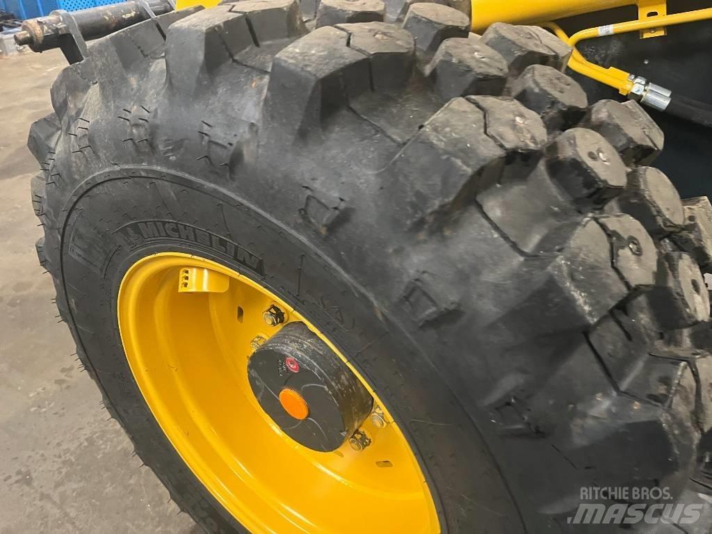 Komatsu WA100-8 Mini homlokrakodók