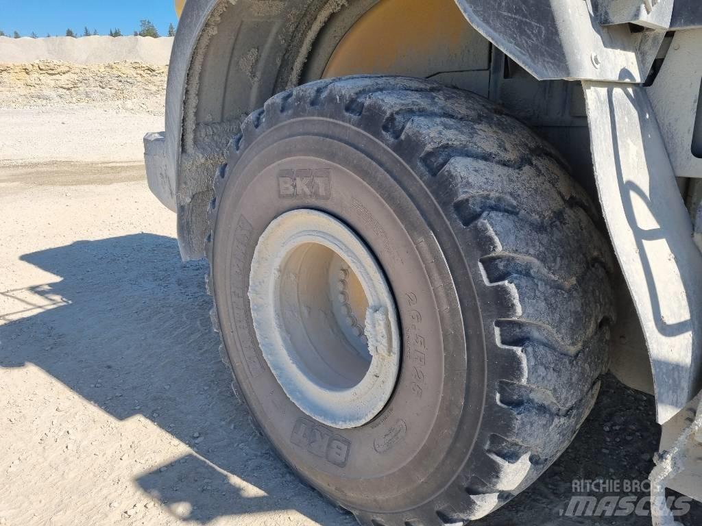 Komatsu WA 470-8 Gumikerekes homlokrakodók