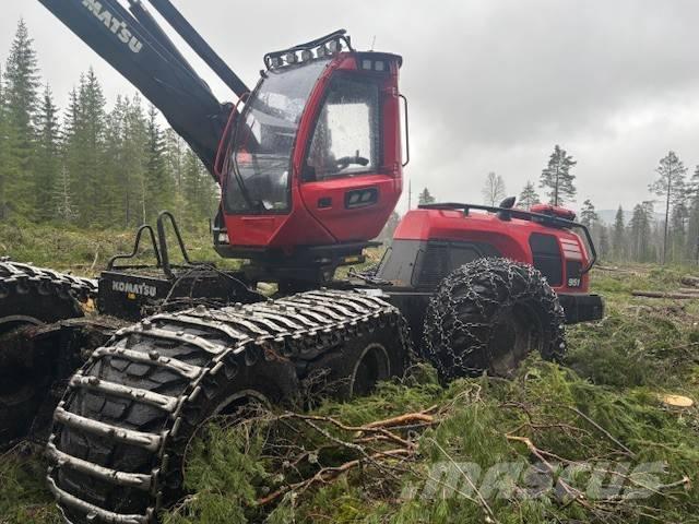 Komatsu 951 Betakarítók