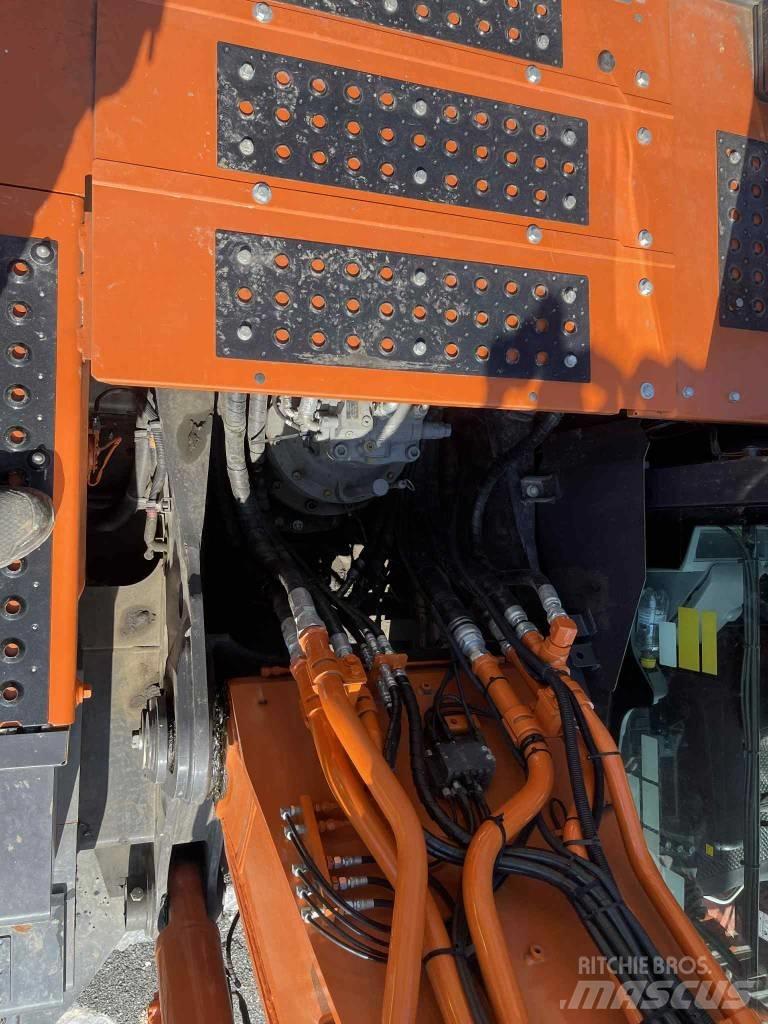 Hitachi ZX300LC-7 Lánctalpas kotrók