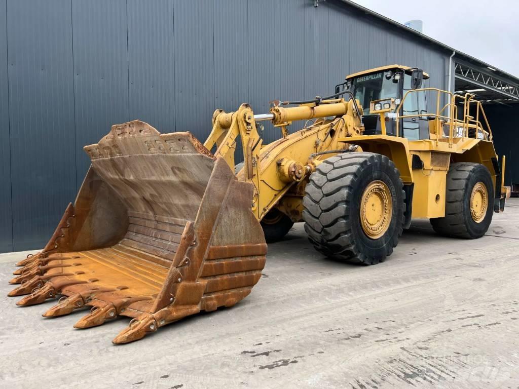 CAT 988H Gumikerekes homlokrakodók