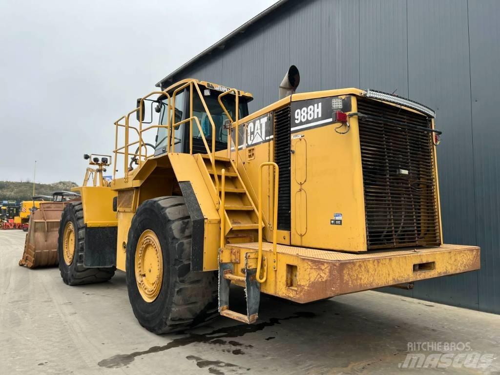 CAT 988H Gumikerekes homlokrakodók