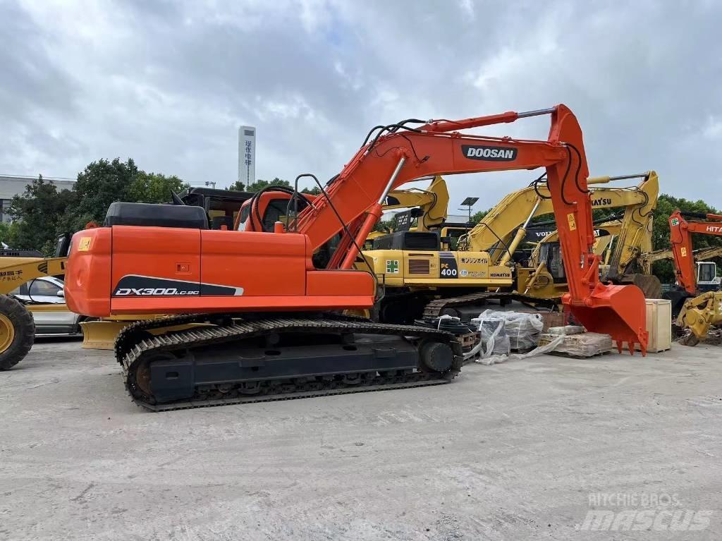 Doosan DX 300 Lánctalpas kotrók
