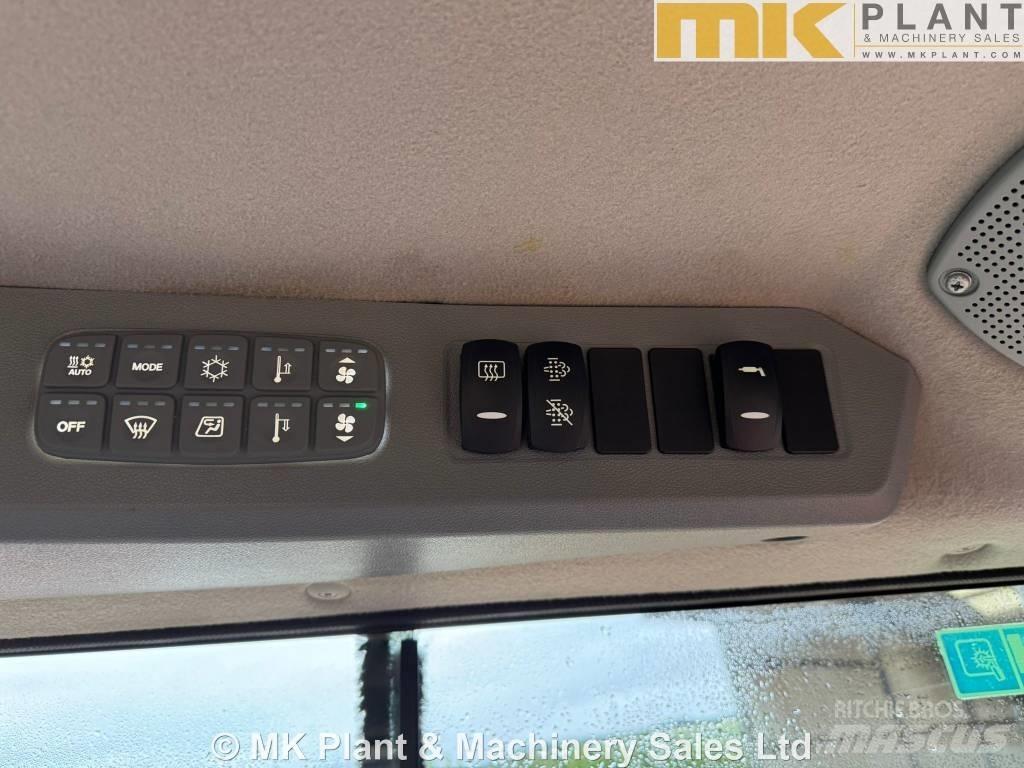Doosan DL 320-7 Gumikerekes homlokrakodók