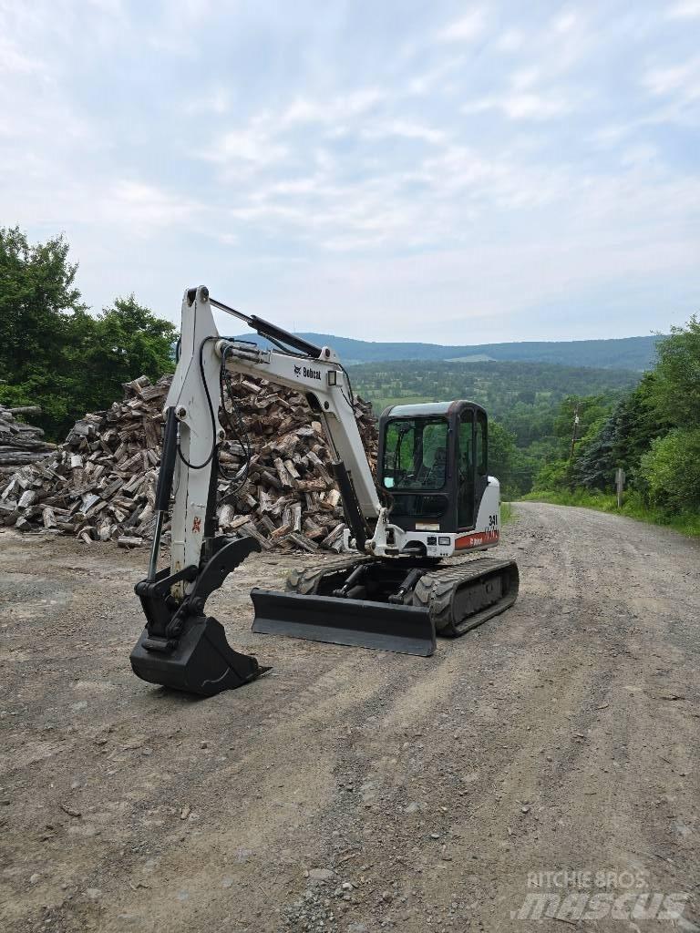 Bobcat 341 G Mini kotrók < 7t