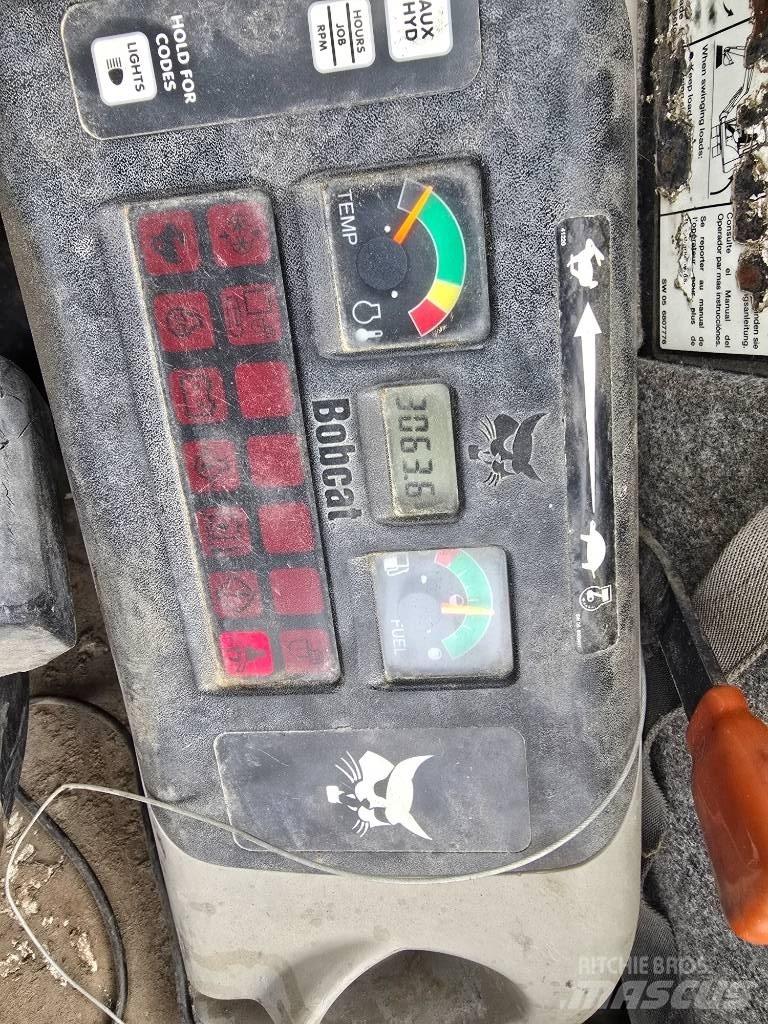 Bobcat 341 G Mini kotrók < 7t