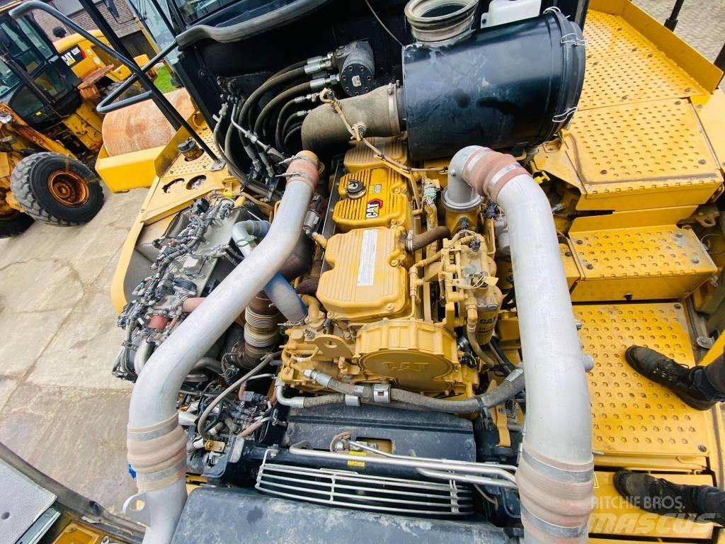 CAT 745 Csuklósdömperek