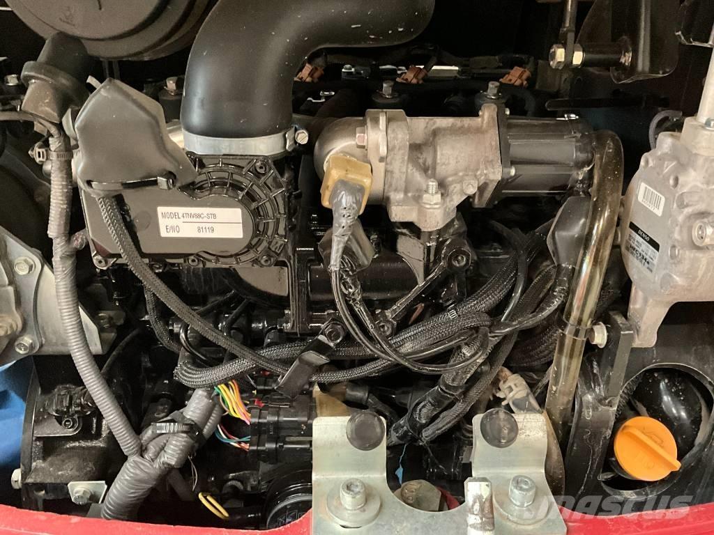 Takeuchi TB 240 Mini kotrók < 7t