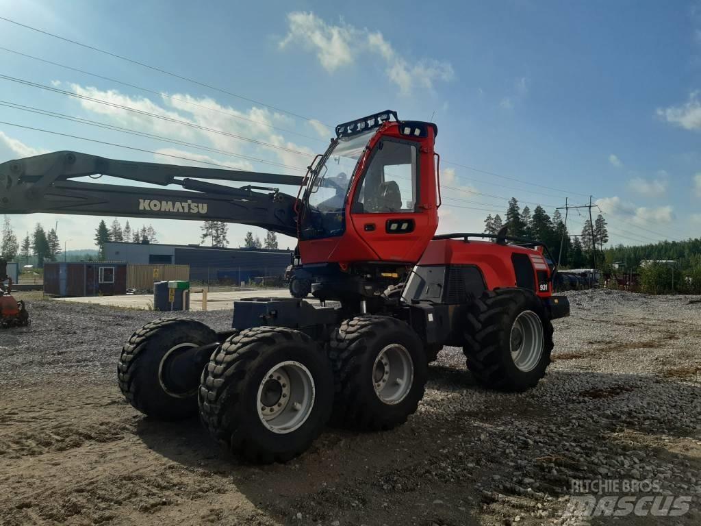 Komatsu 931.2 Betakarítók