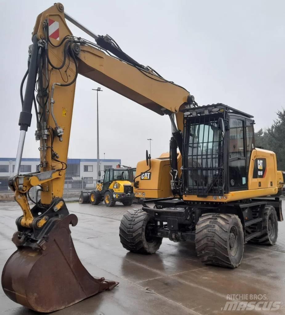 CAT M 318 F Gumikerekes kotrók