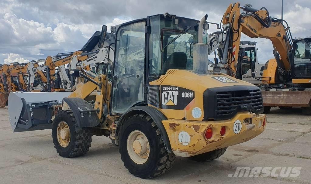CAT 906 H Gumikerekes homlokrakodók