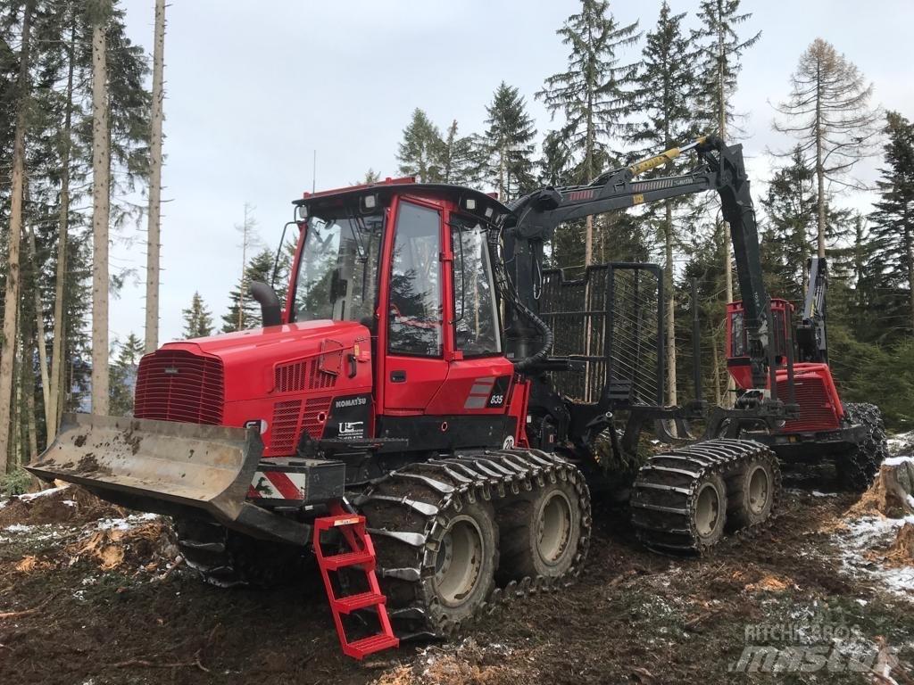 Komatsu 835 Kihordók