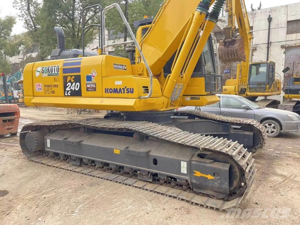 Komatsu PC240-8 Lánctalpas kotrók