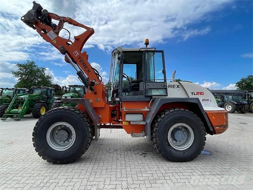 Terex TL210 Gumikerekes homlokrakodók