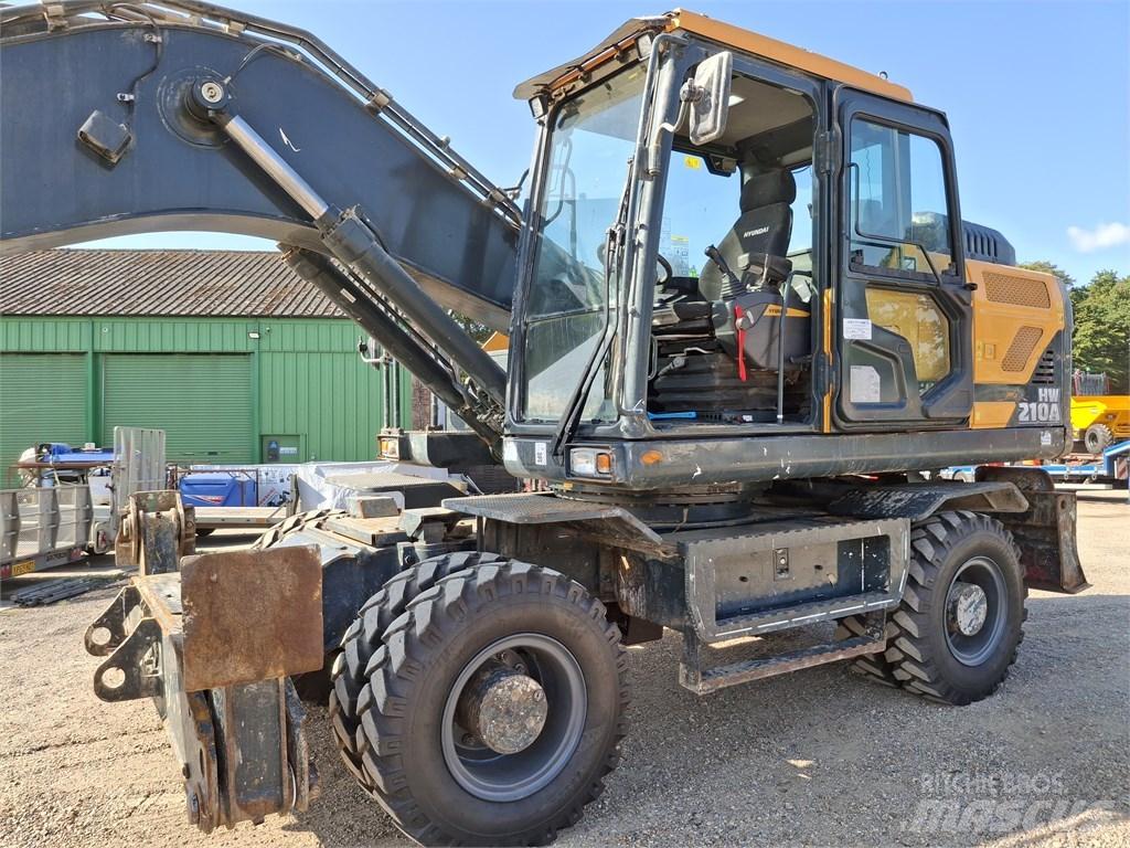 Hyundai HW 210 A Gumikerekes kotrók