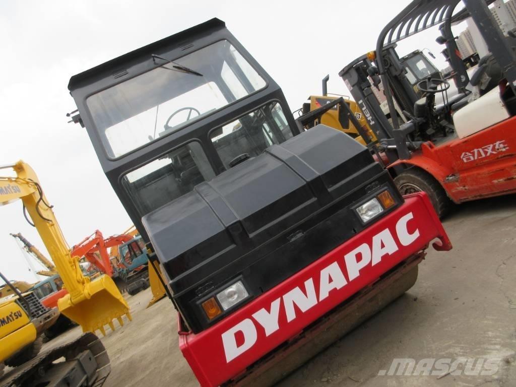 Dynapac CC 421 Ikerdobos hengerek