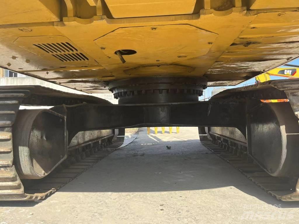 CAT 320 D Lánctalpas kotrók
