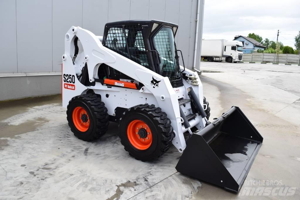 Bobcat S 250 Kompaktrakodók