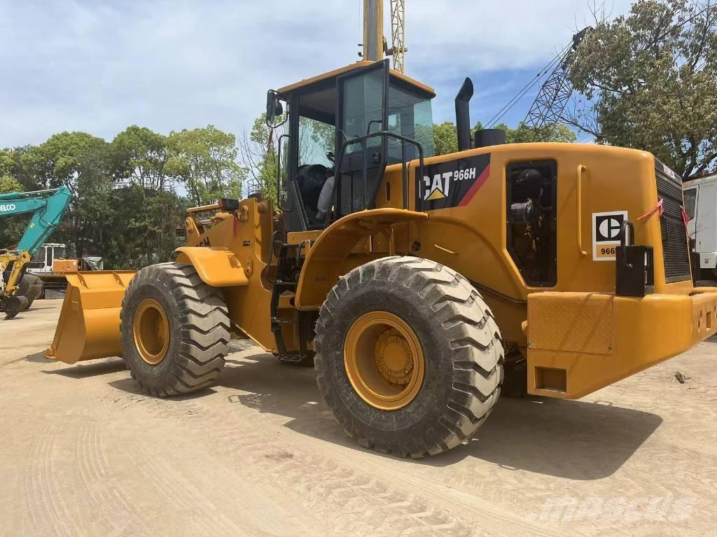 CAT 966 H Gumikerekes homlokrakodók
