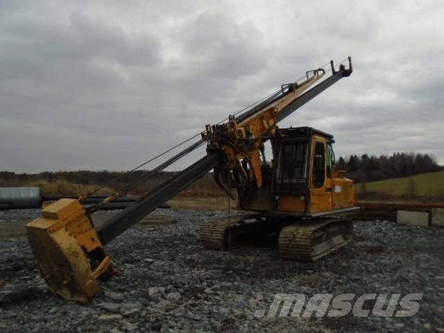 John Deere 200 LC Gallyazógépek