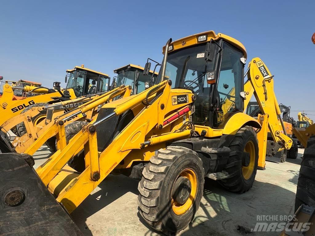 JCB 3 CX Gumikerekes homlokrakodók