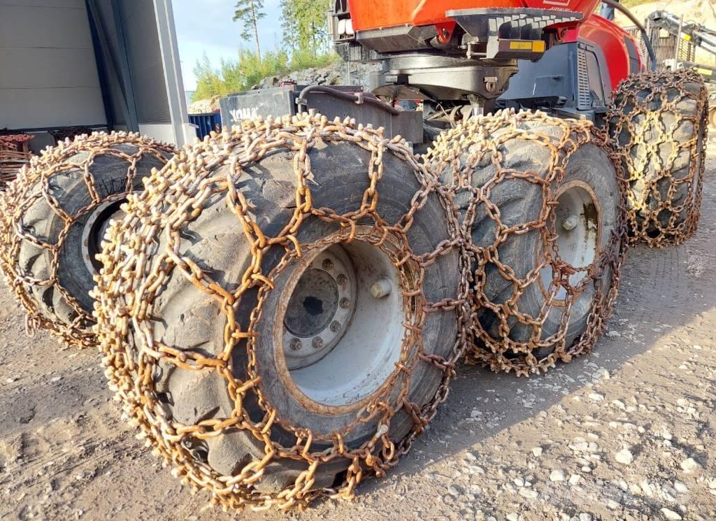 Komatsu 931 Betakarítók