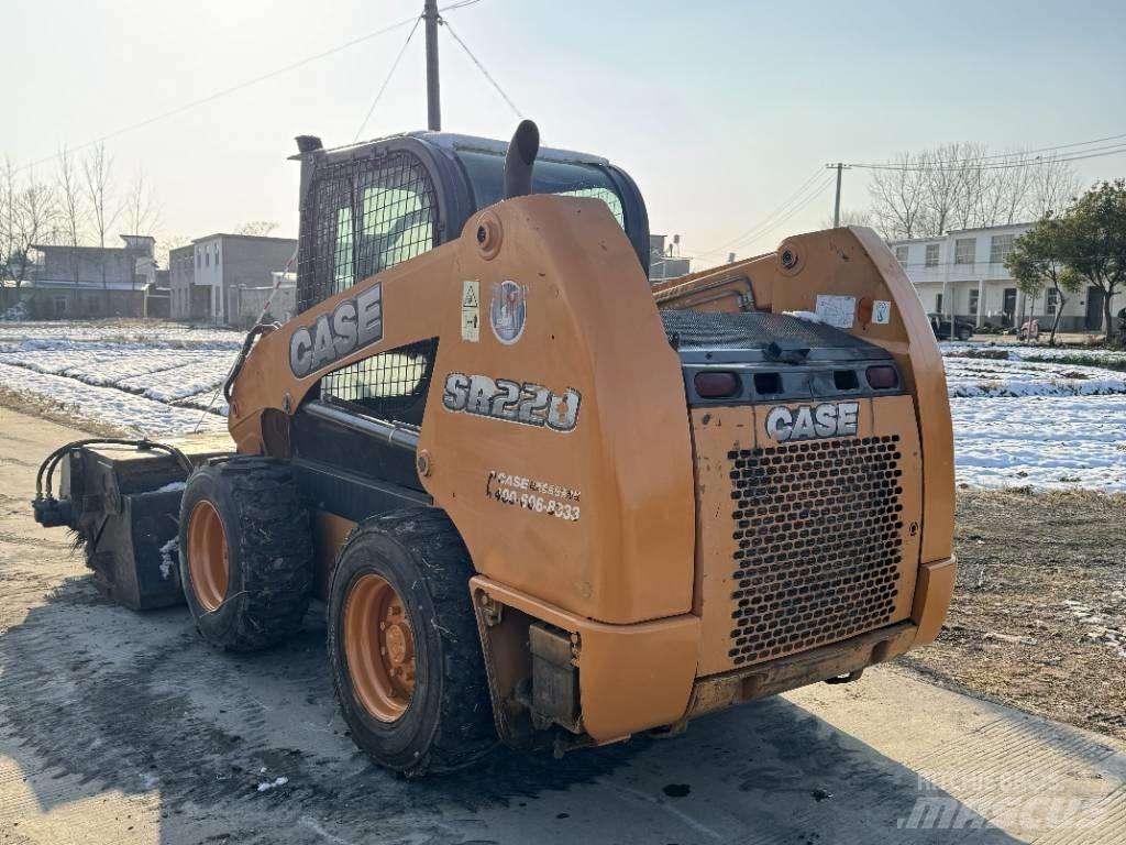 CASE SR220 Kompaktrakodók