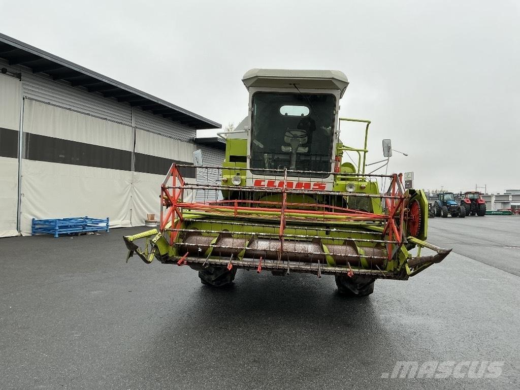CLAAS 48 Kombájnok