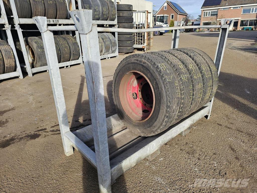 Uniroyal ENERGY Ponyvás pótkocsik