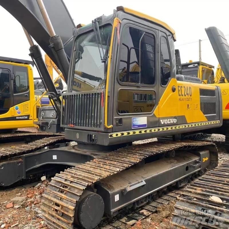 Volvo EC 240 Lánctalpas kotrók