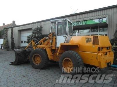 JCB 420 Gumikerekes homlokrakodók