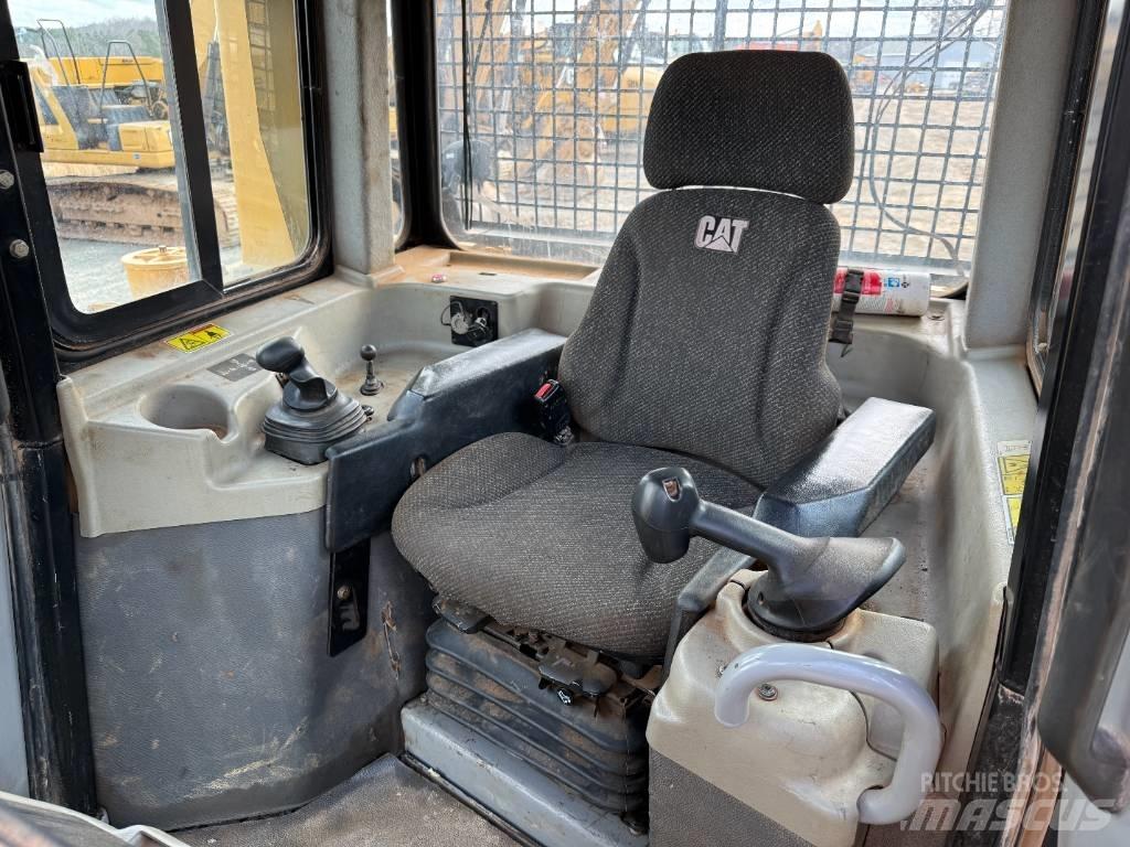 CAT D 6 T XL lánctalpas dózerek