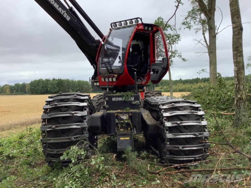 Komatsu 951 Betakarítók