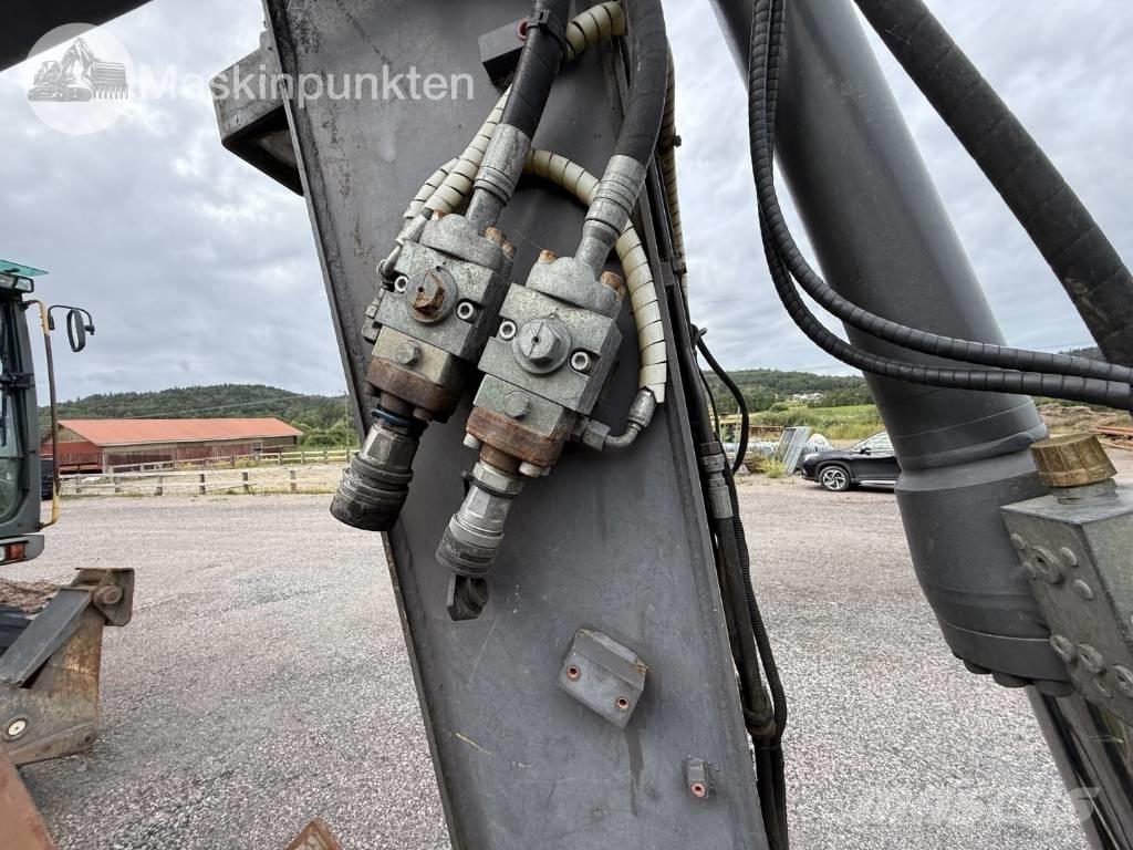 Volvo EW 140 C Gumikerekes kotrók