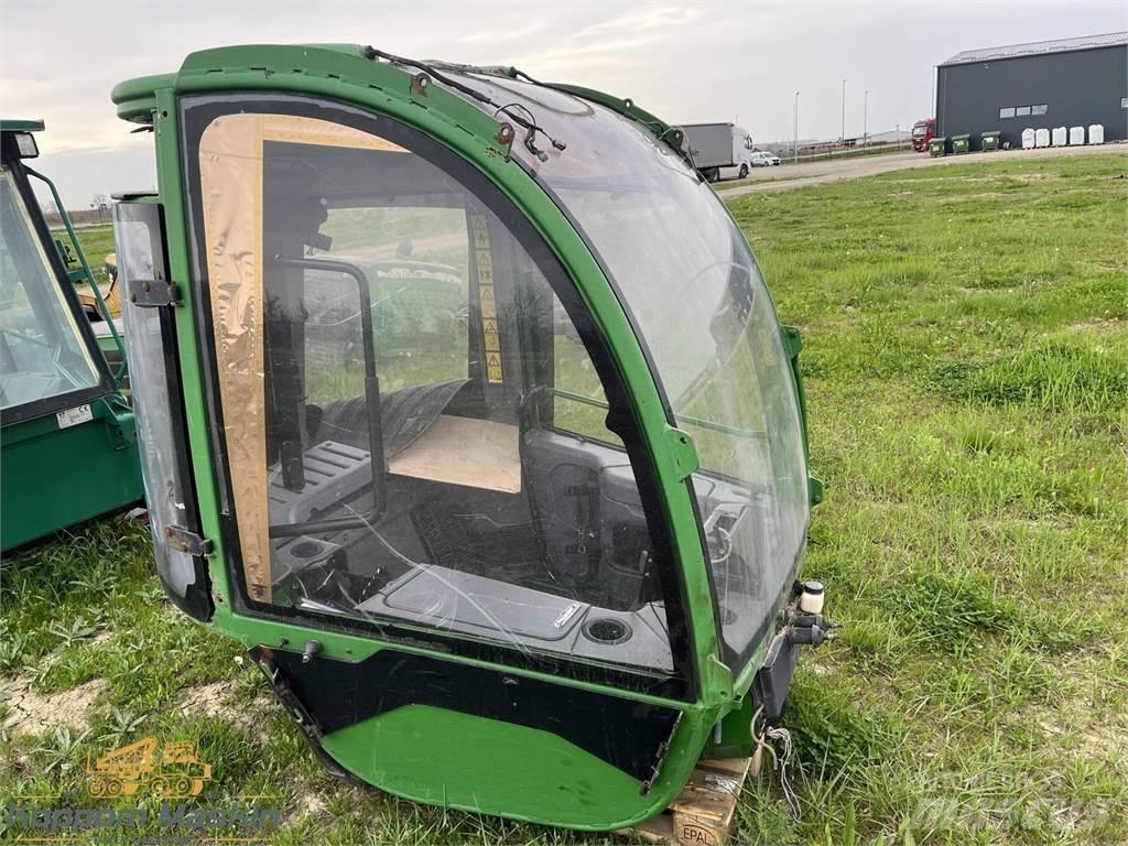 John Deere 1470E Vezetőfülke és belső tartozékok